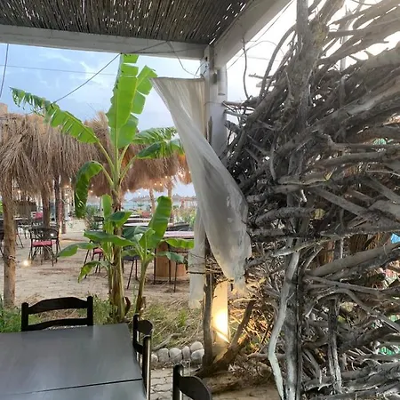 Zulu Beach Tenda Hotell *