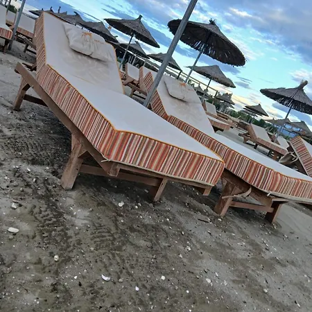 Zulu Beach Tenda Campsite
