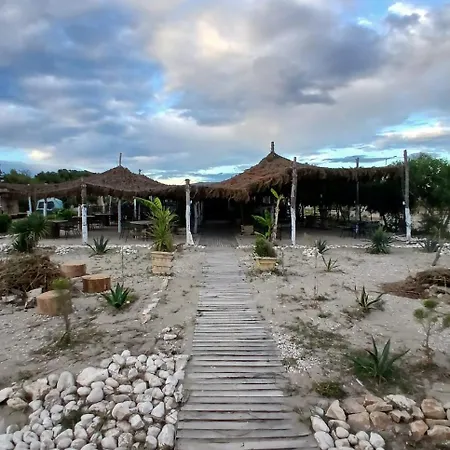 Zulu Beach Tenda Campsite
